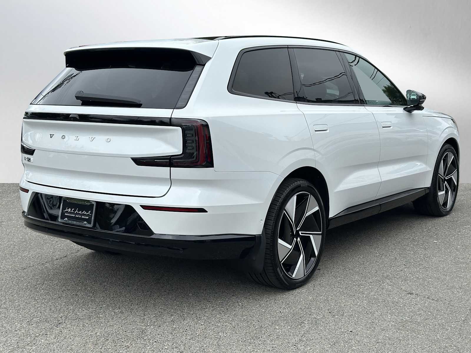 2025 Volvo EX90 Twin Motor Performance Ultra photo 3