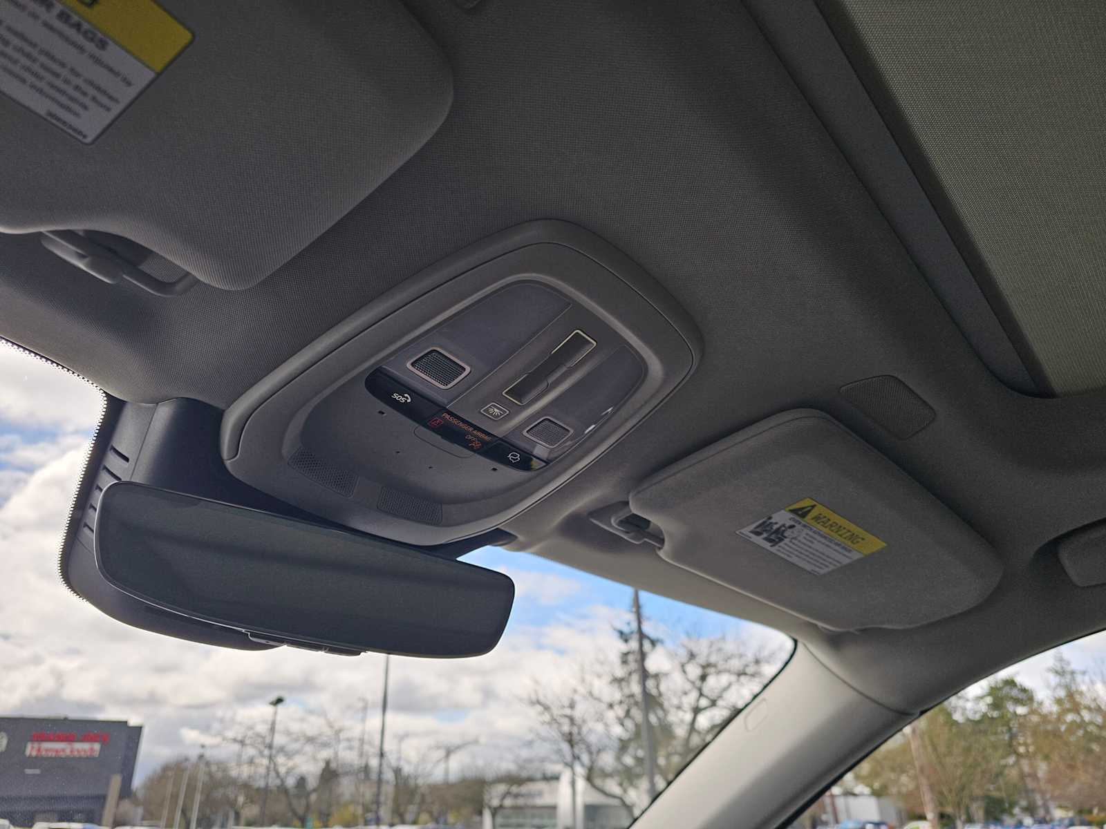 2025 Volvo XC90 Plus - Photo 29