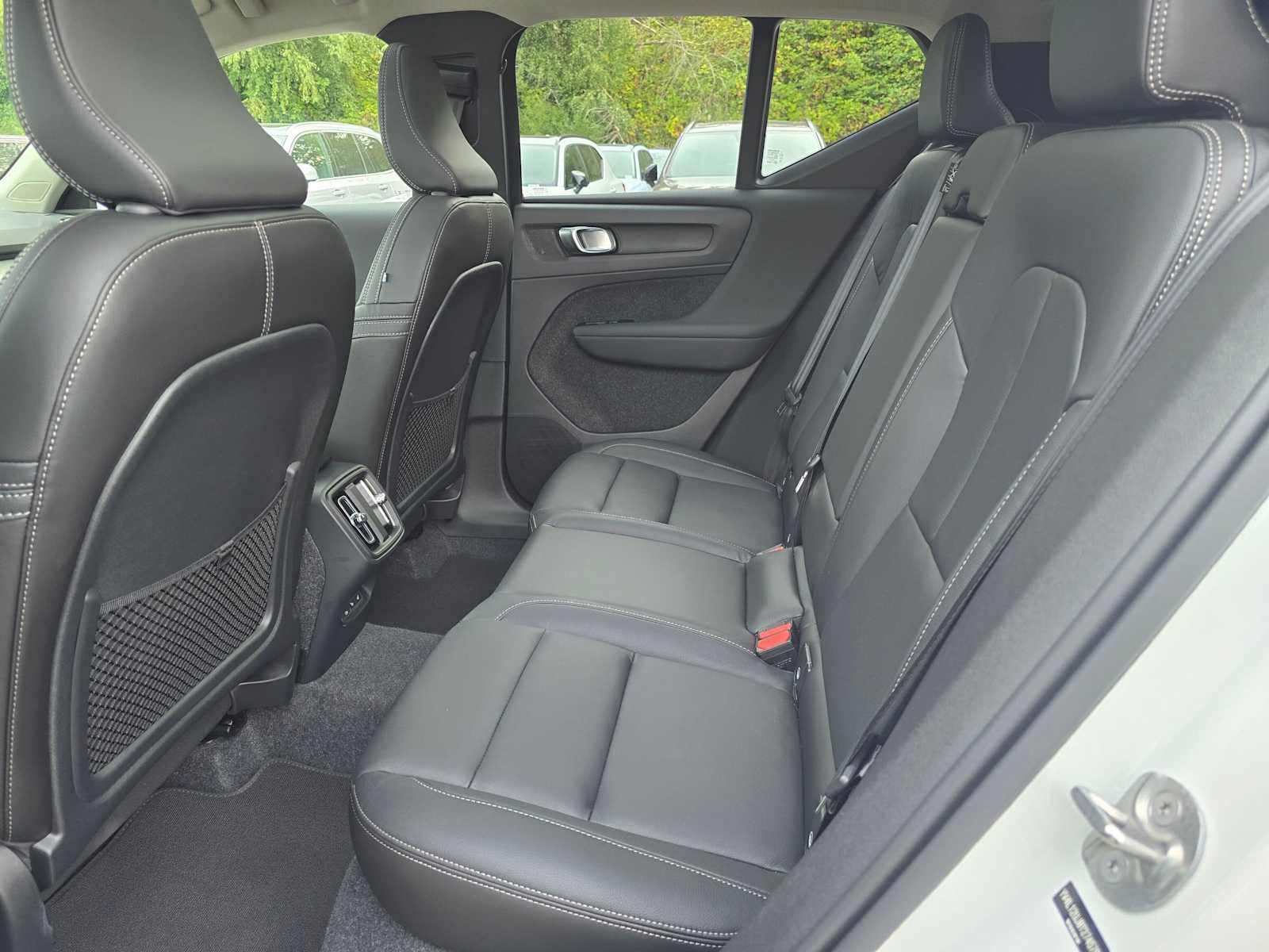 2026 Volvo XC40 Core - Photo 15