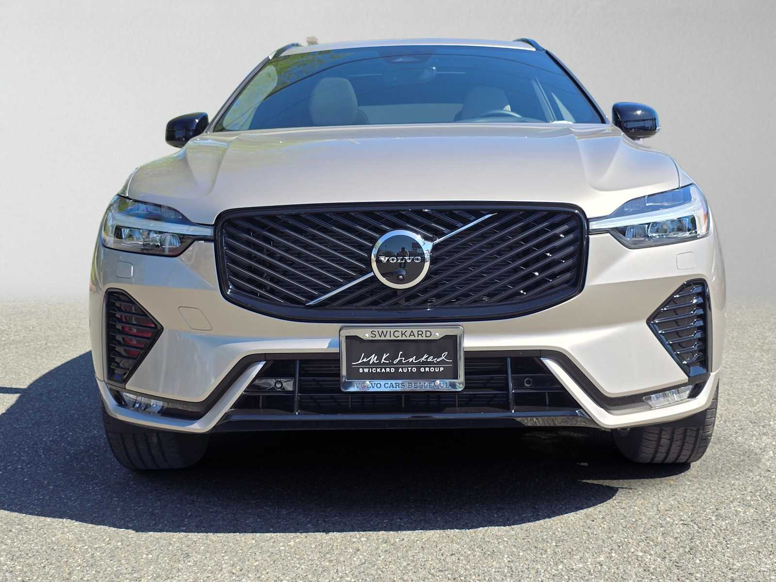 2026 Volvo XC60 Plus - Photo 8