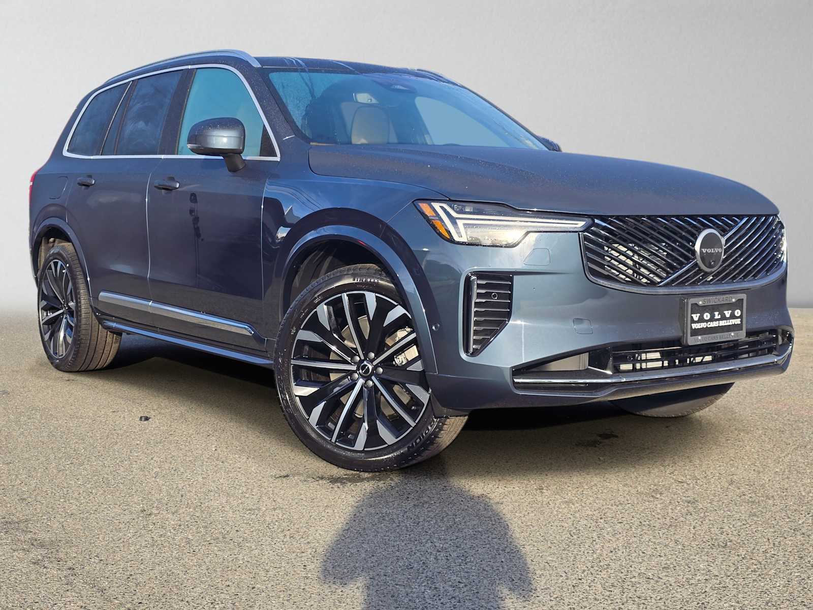 2027 Volvo XC90 plug-in hybrid T8 Plus 6-Seater AWD SUV