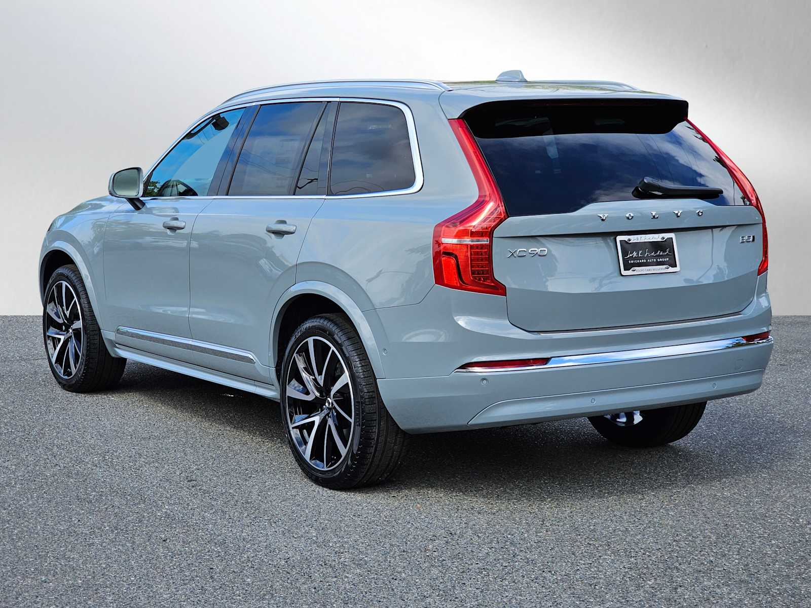 2025 Volvo XC90 B5 Plus photo 3