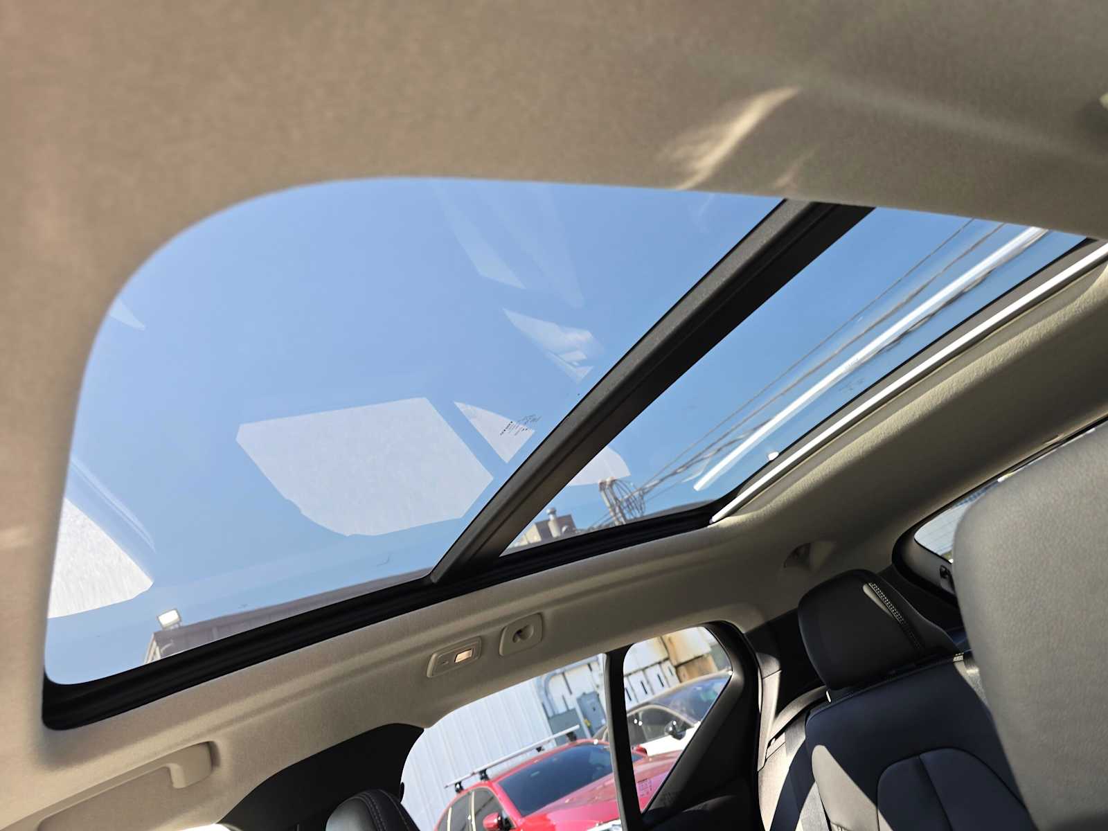 2026 Volvo XC40 Plus - Photo 23