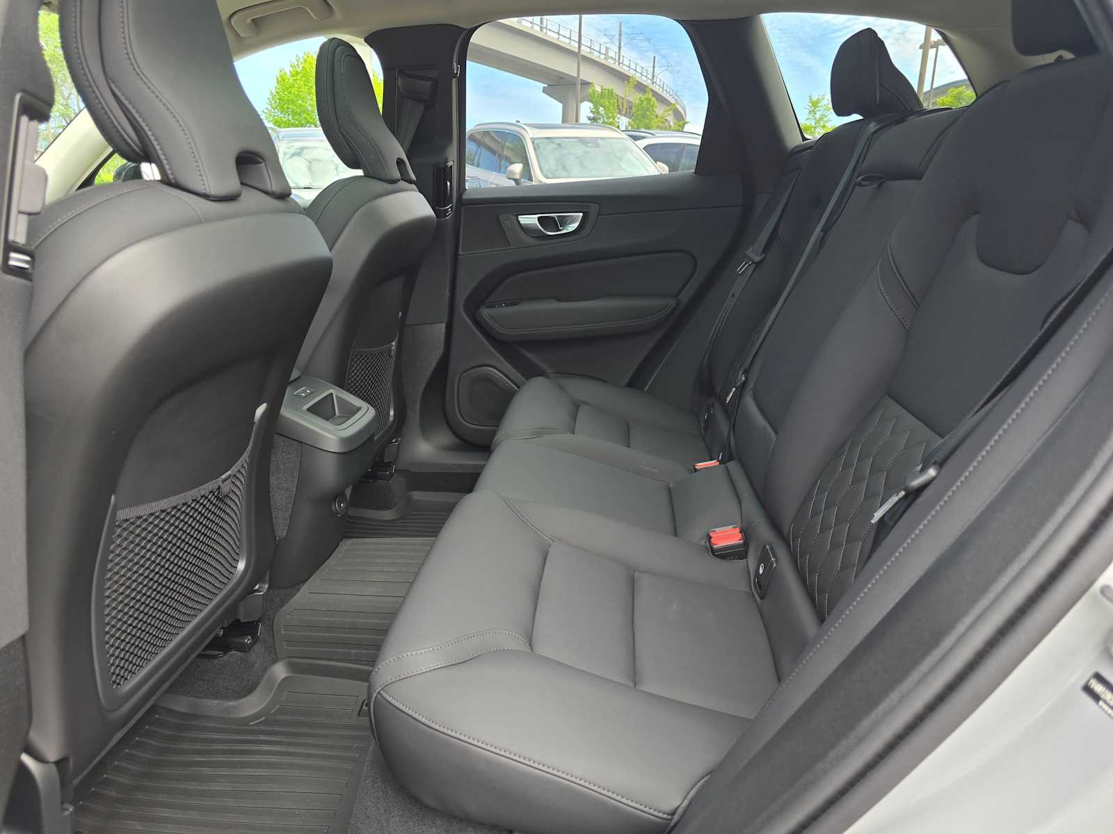 2026 Volvo XC60 Plus - Photo 15