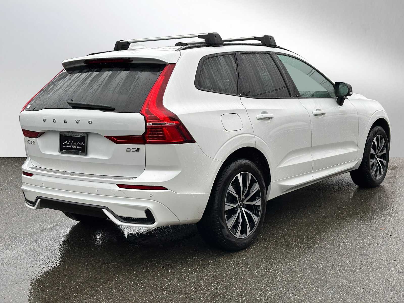 2025 Volvo XC60 B5 Core photo 3