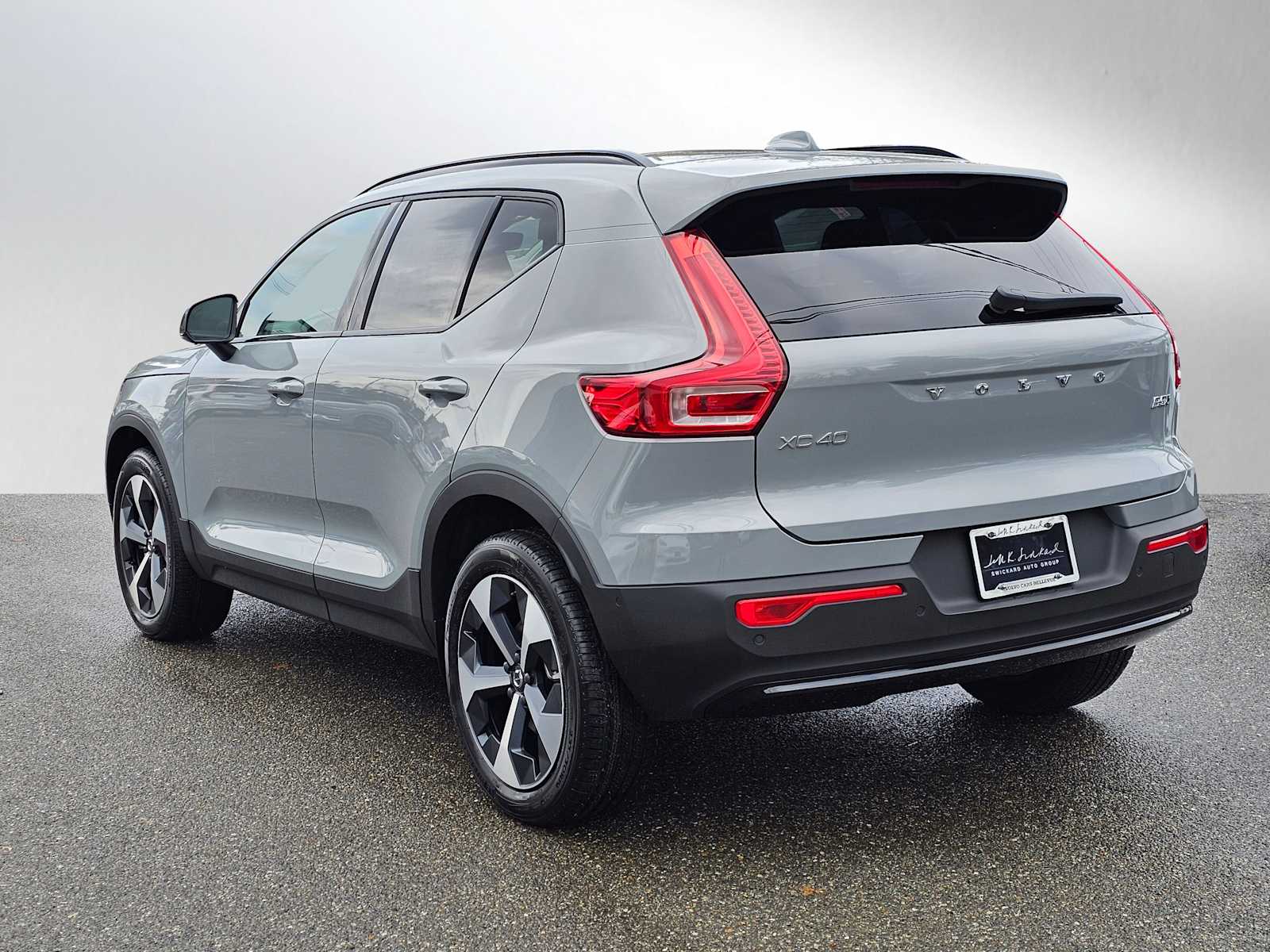 2025 Volvo XC40 Plus photo 3