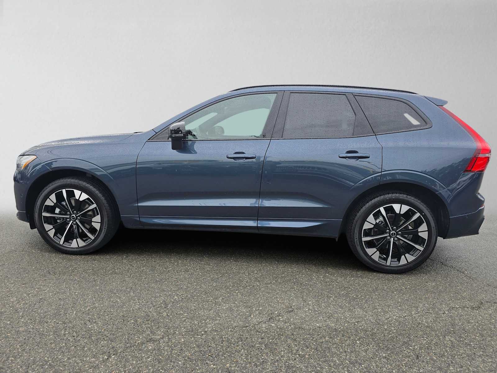 2026 Volvo XC60 Plus - Photo 6