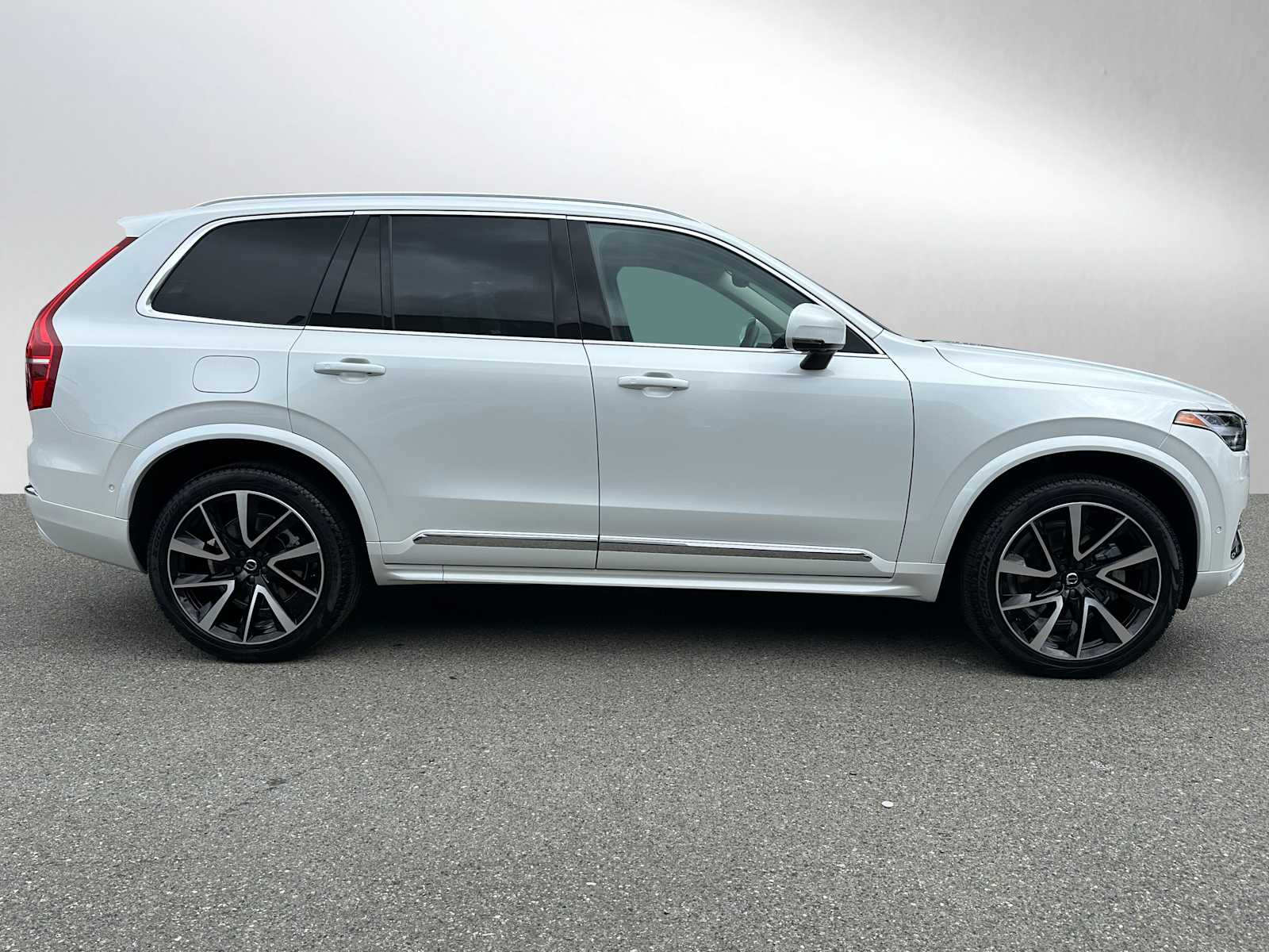 2024 Volvo XC90 Ultimate photo 2