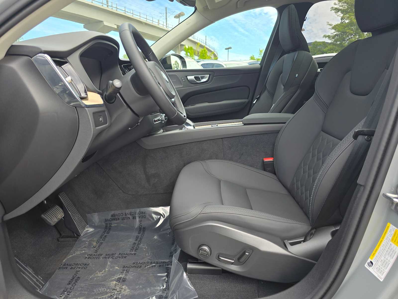 2026 Volvo XC60 Plus - Photo 19