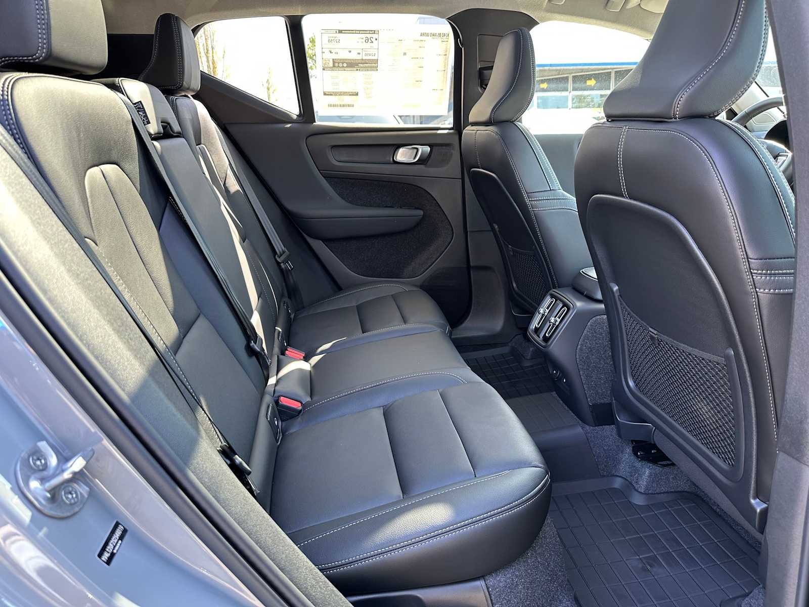 2025 Volvo XC40 Ultra - Photo 11