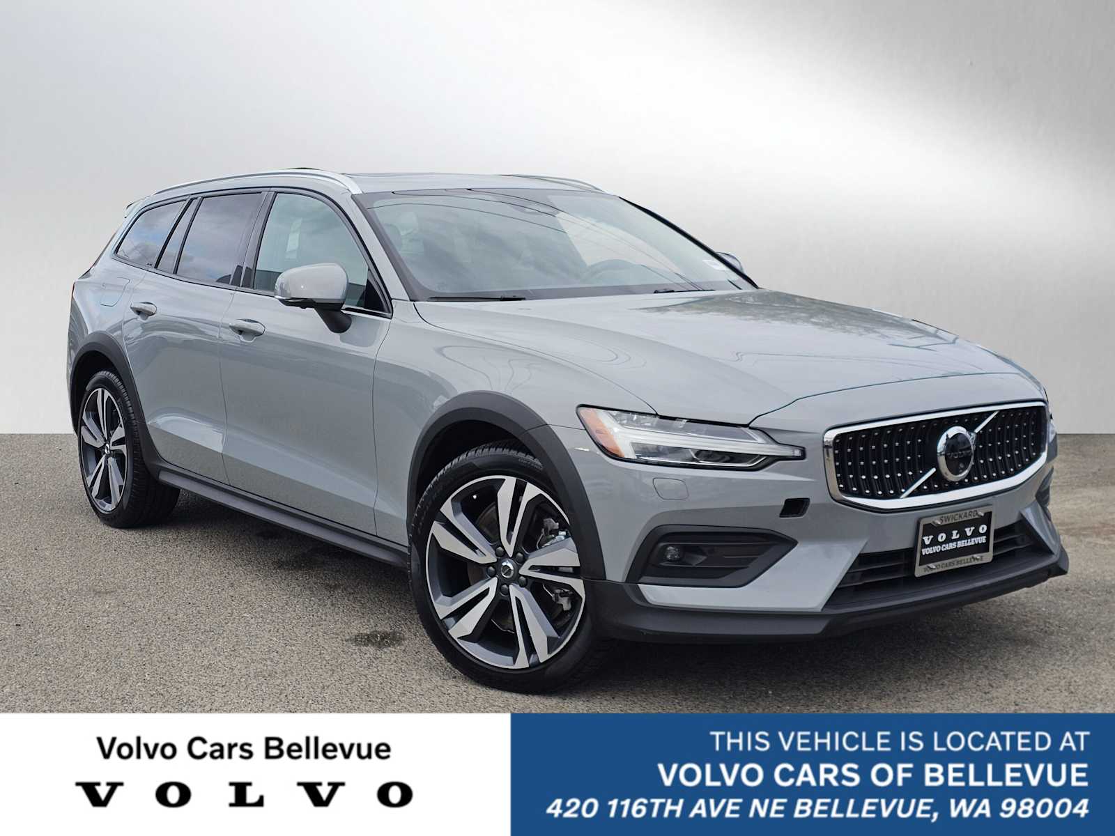 2025 Volvo V60 Cross Country