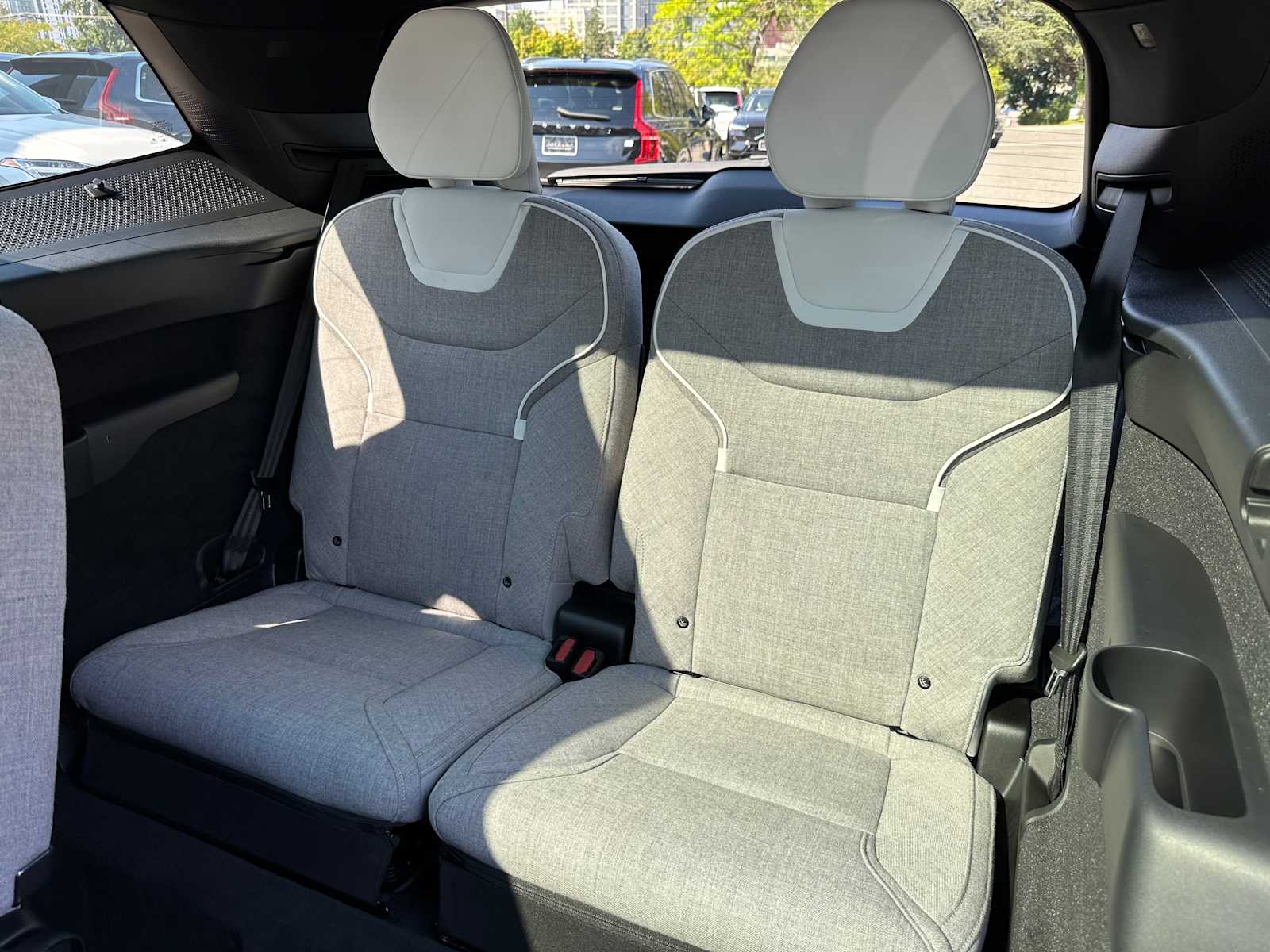 2025 Volvo EX90 Ultra - Photo 17
