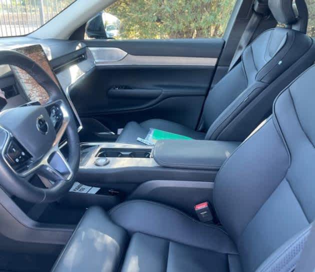 Used 2025 Volvo EX90 Ultra with VIN 7JDE23KLXSG000680 for sale in Bellevue, WA