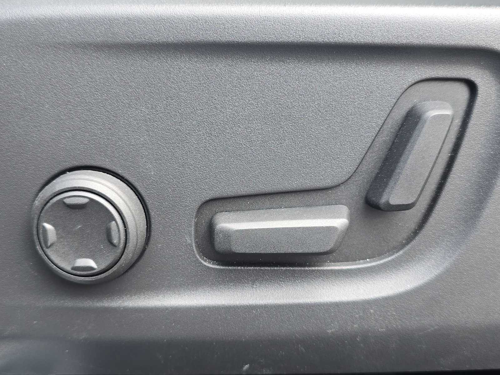 2026 Volvo XC40 Core - Photo 22