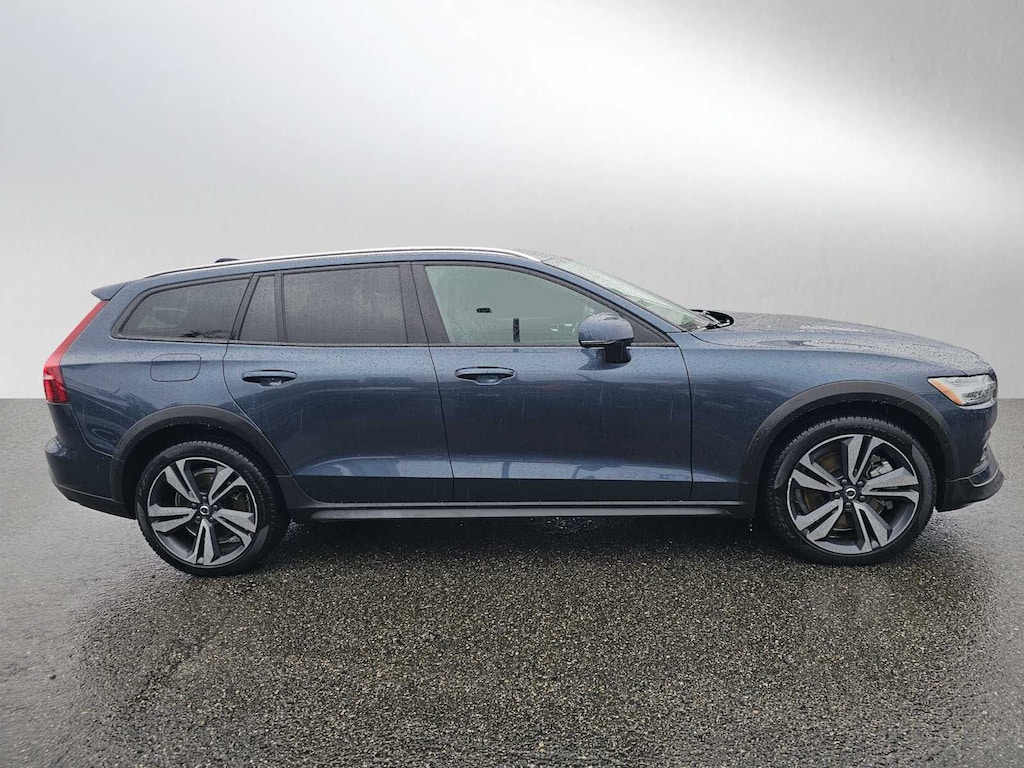 Certified 2025 Volvo V60 Cross Country B5 Plus Wagon