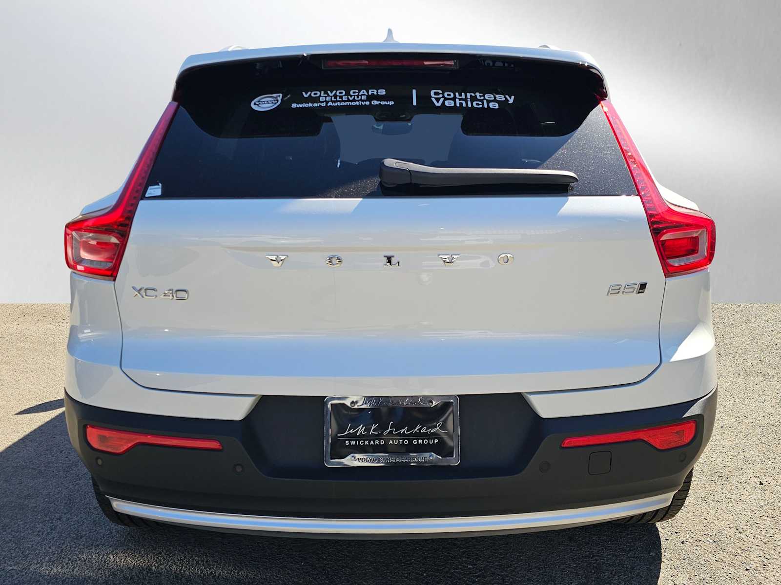 2025 Volvo XC40 Core - Photo 4