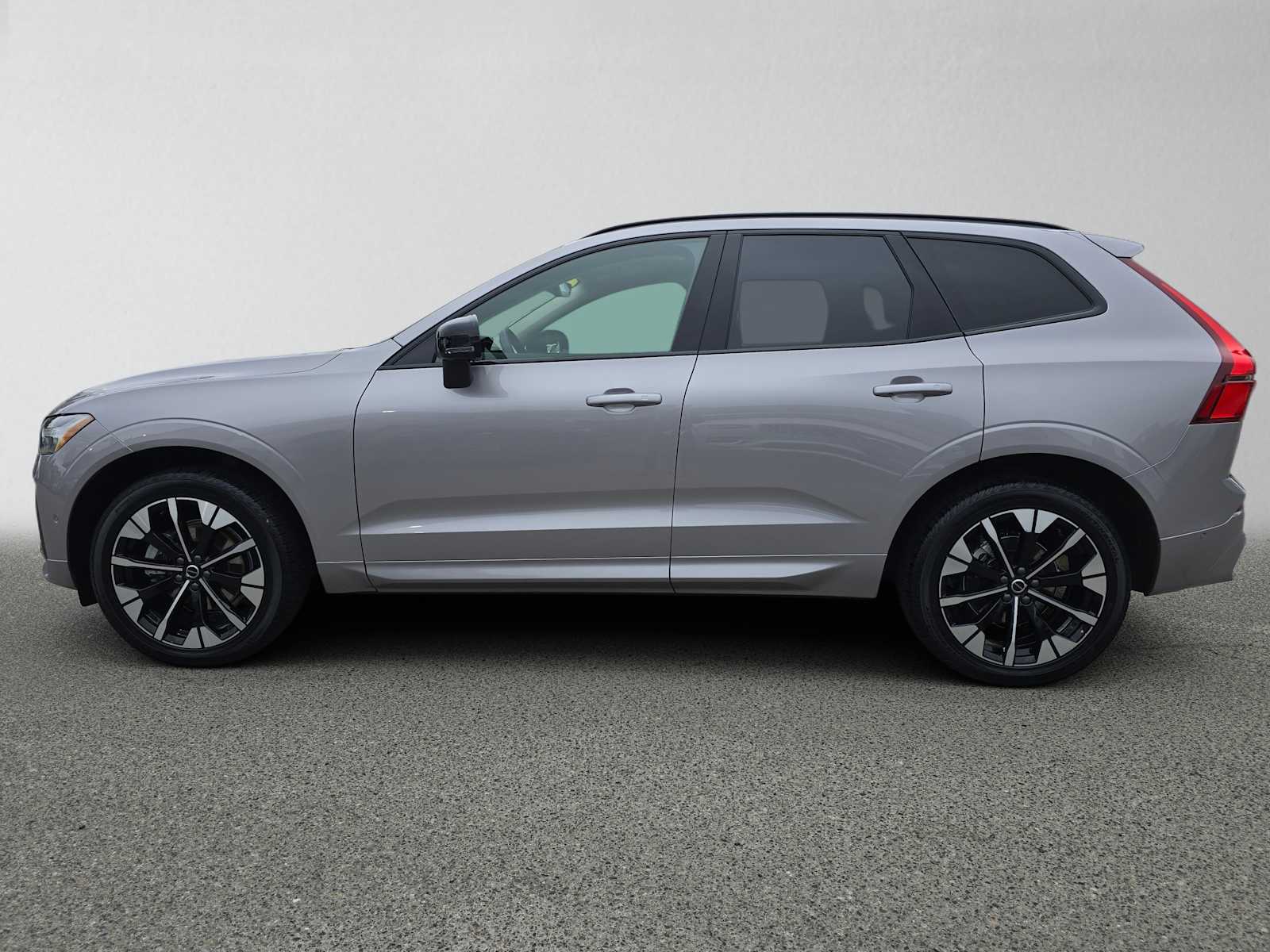 2026 Volvo XC60 Plus - Photo 6
