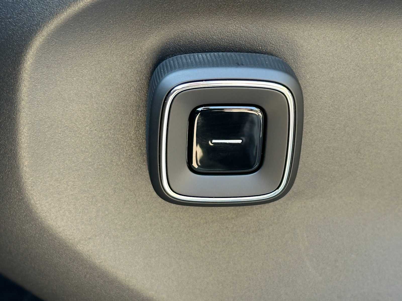 2025 Volvo EX90 Ultra - Photo 23