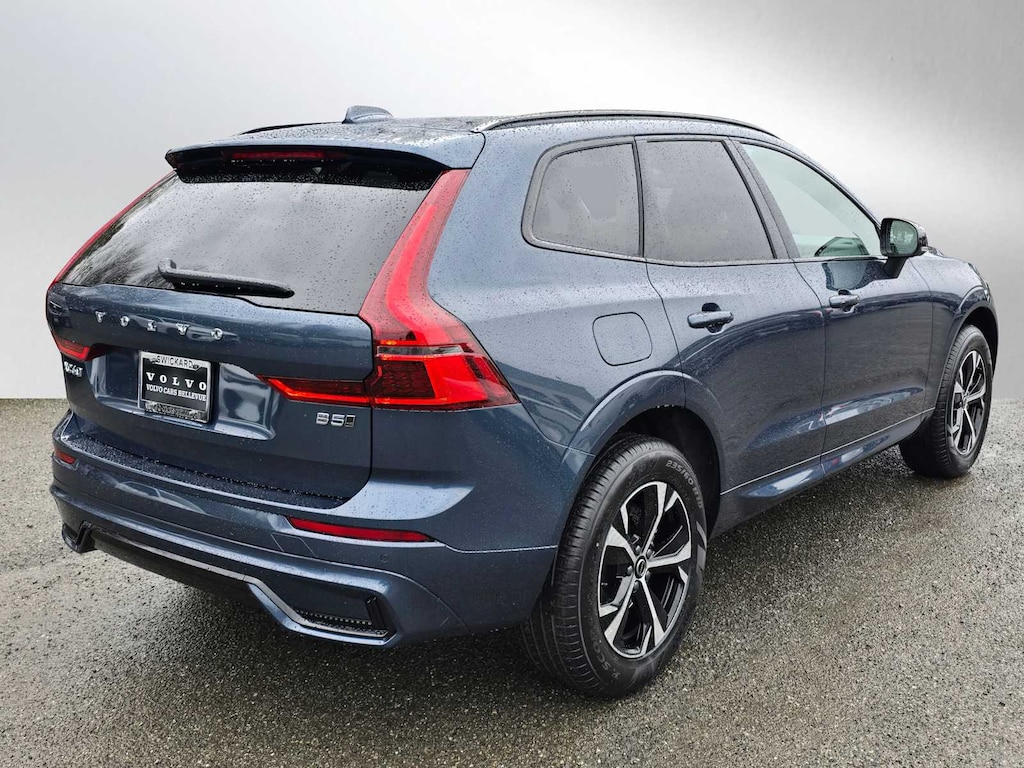 New 2026 Volvo XC60 B5 Core SUV