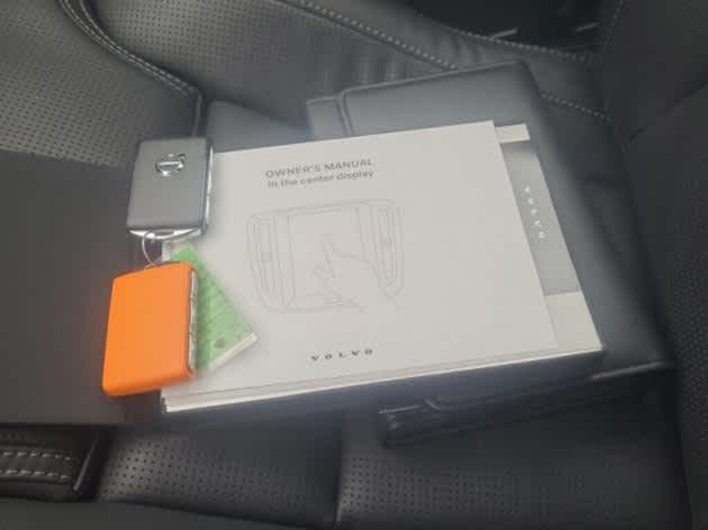 Used 2023 Volvo XC60 Recharge Plug-In Hybrid Ultimate Dark SUV