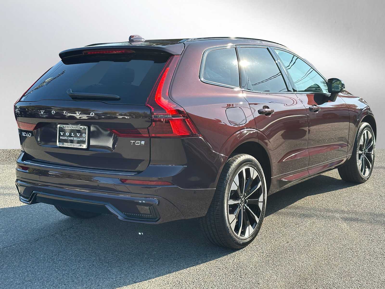 2026 Volvo XC60 Hybrid T8 Plus photo 3