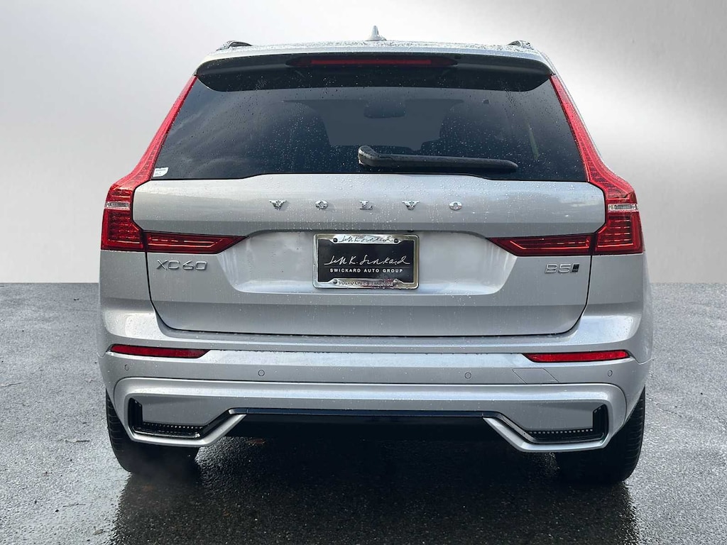 New 2025 Volvo XC60 B5 Core SUV