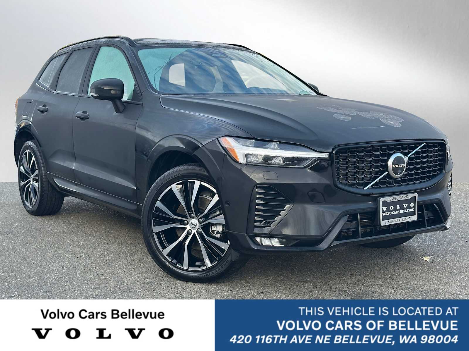 2025 Volvo XC60 Plus's photo