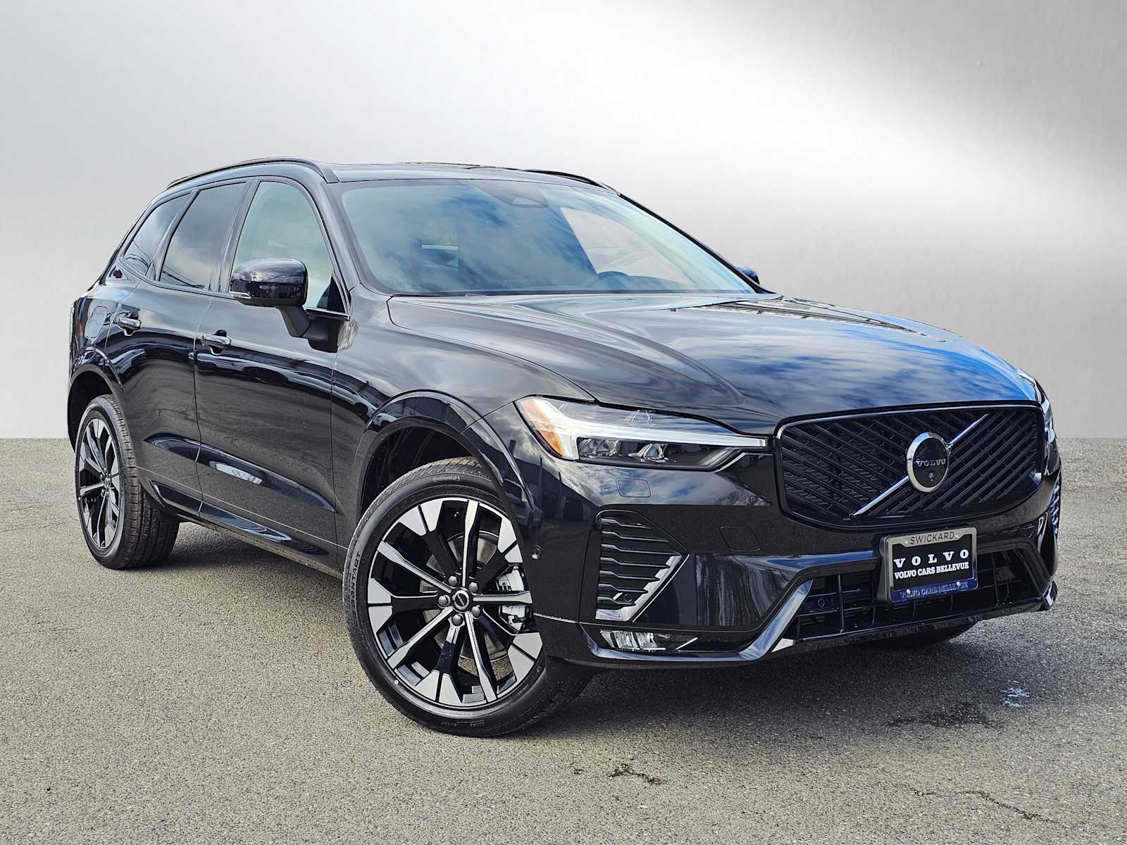 2026 Volvo XC60 B5 Plus Dark AWD's photo