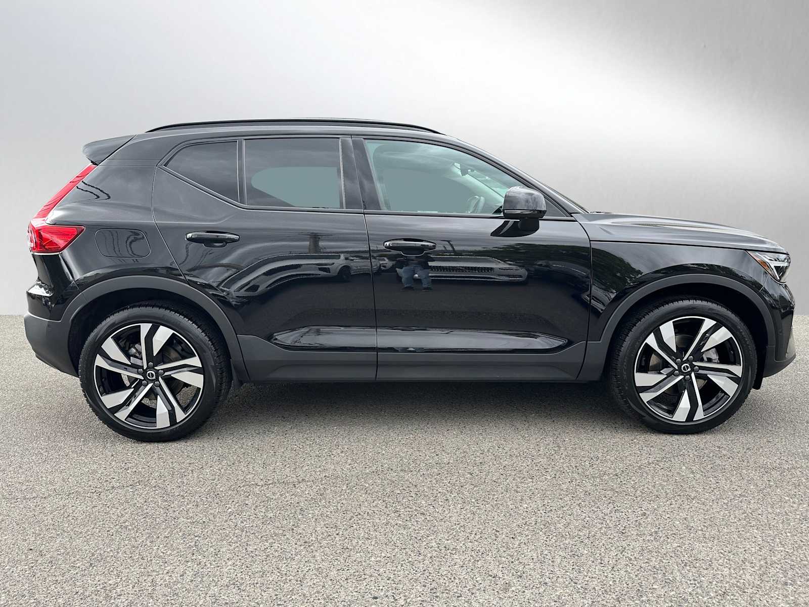 Certified 2024 Volvo XC40 Plus with VIN YV4L12UL7R2305522 for sale in Bellevue, WA