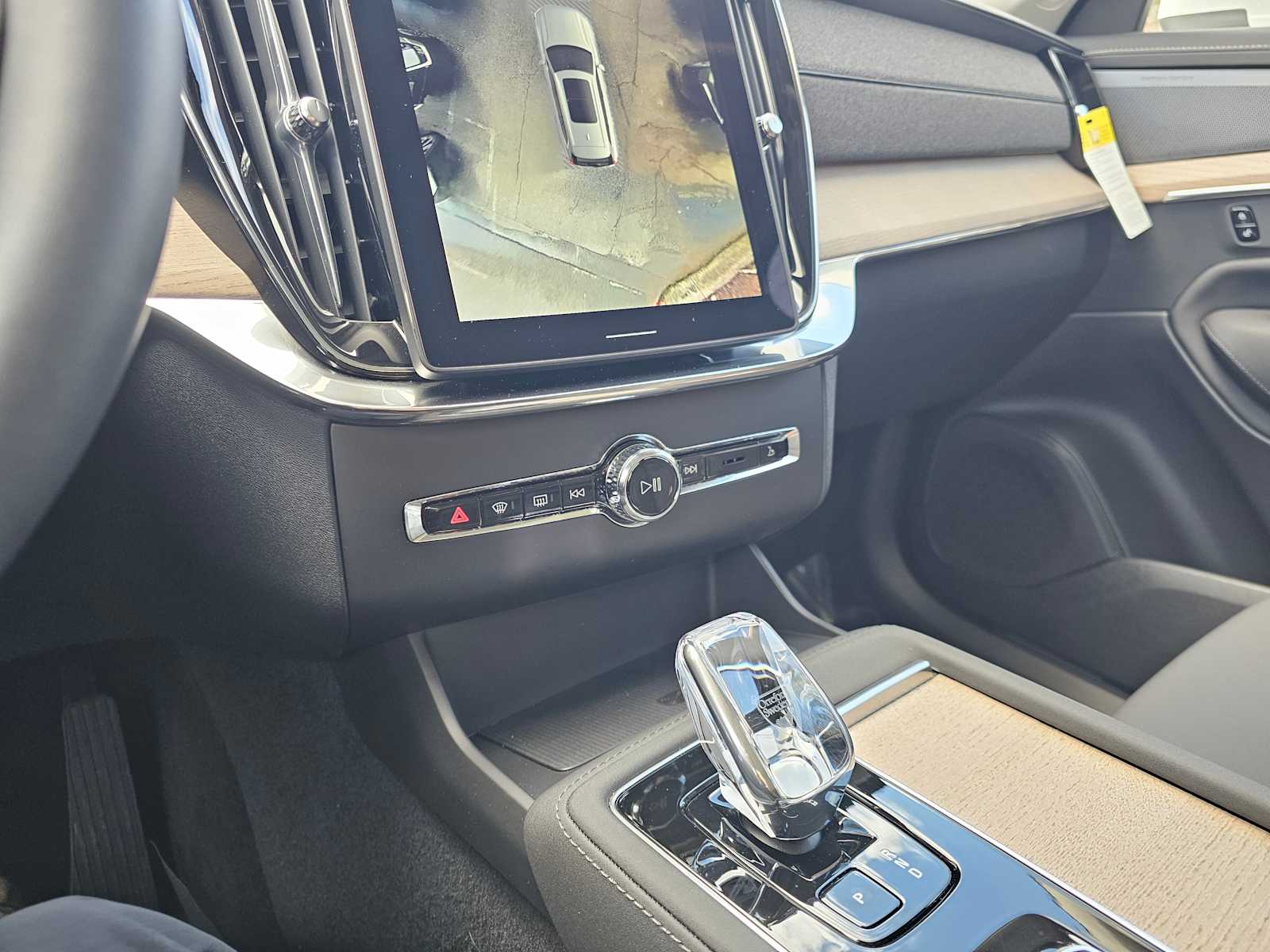 2025 Volvo XC90 Plus - Photo 26