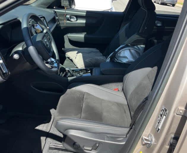 Used 2023 Volvo XC40 Ultimate with VIN YV4ED3UM9P2075106 for sale in Bellevue, WA