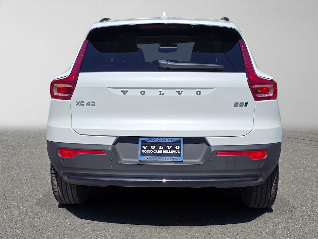 New 2026 Volvo XC40 B5 Plus SUV