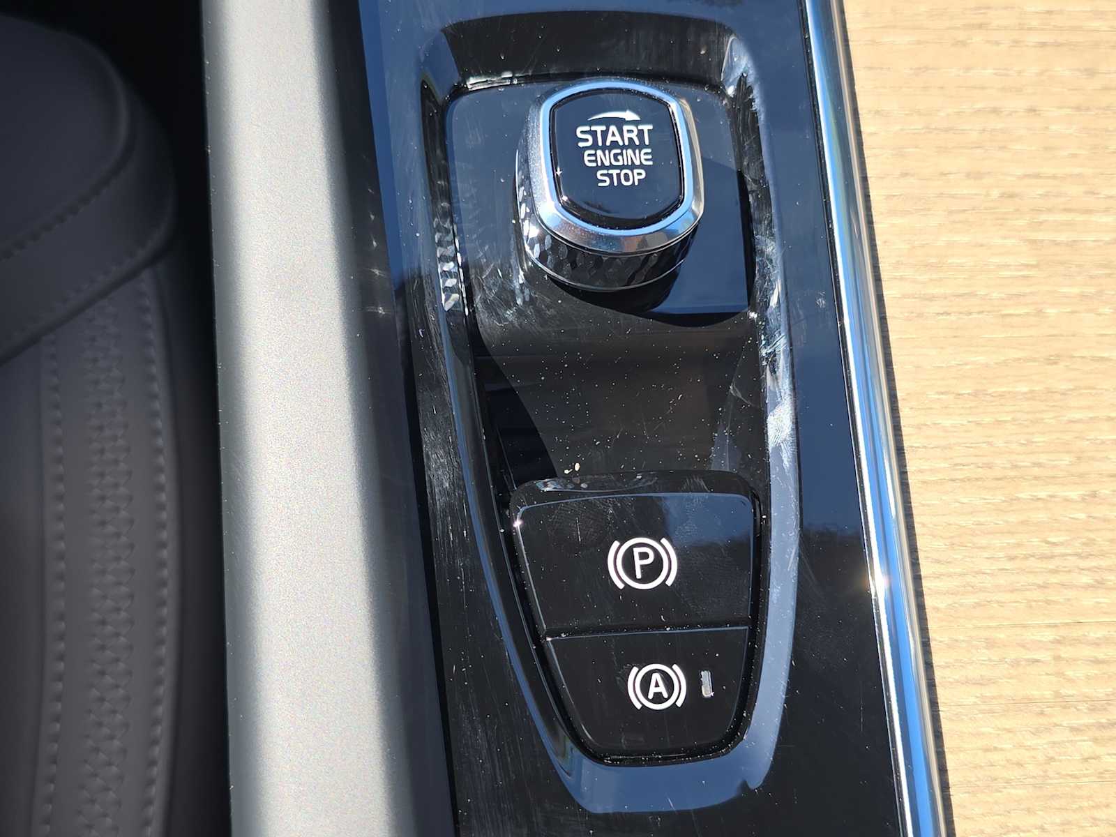 2026 Volvo XC60 Plus - Photo 30