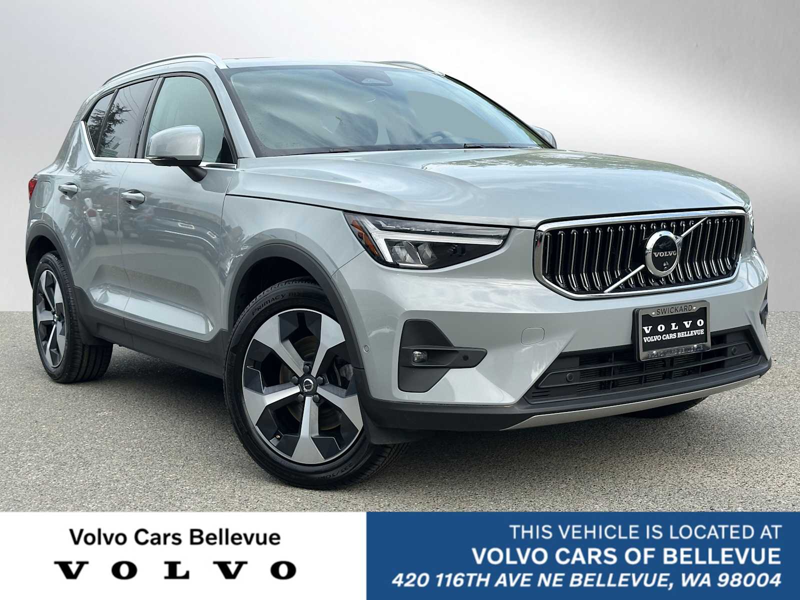 2025 Volvo XC40 B5 Plus Bright AWD's photo