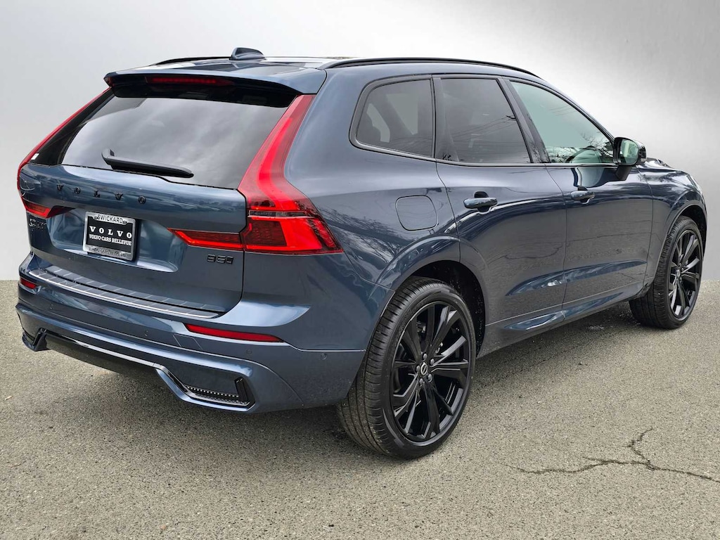 New 2026 Volvo XC60 B5 Ultra Black Edition SUV