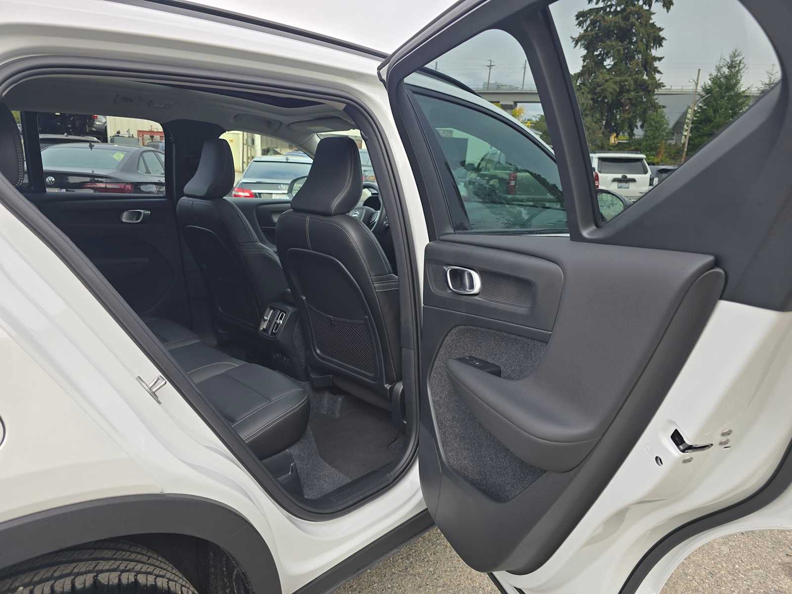 2026 Volvo XC40 Core - Photo 13