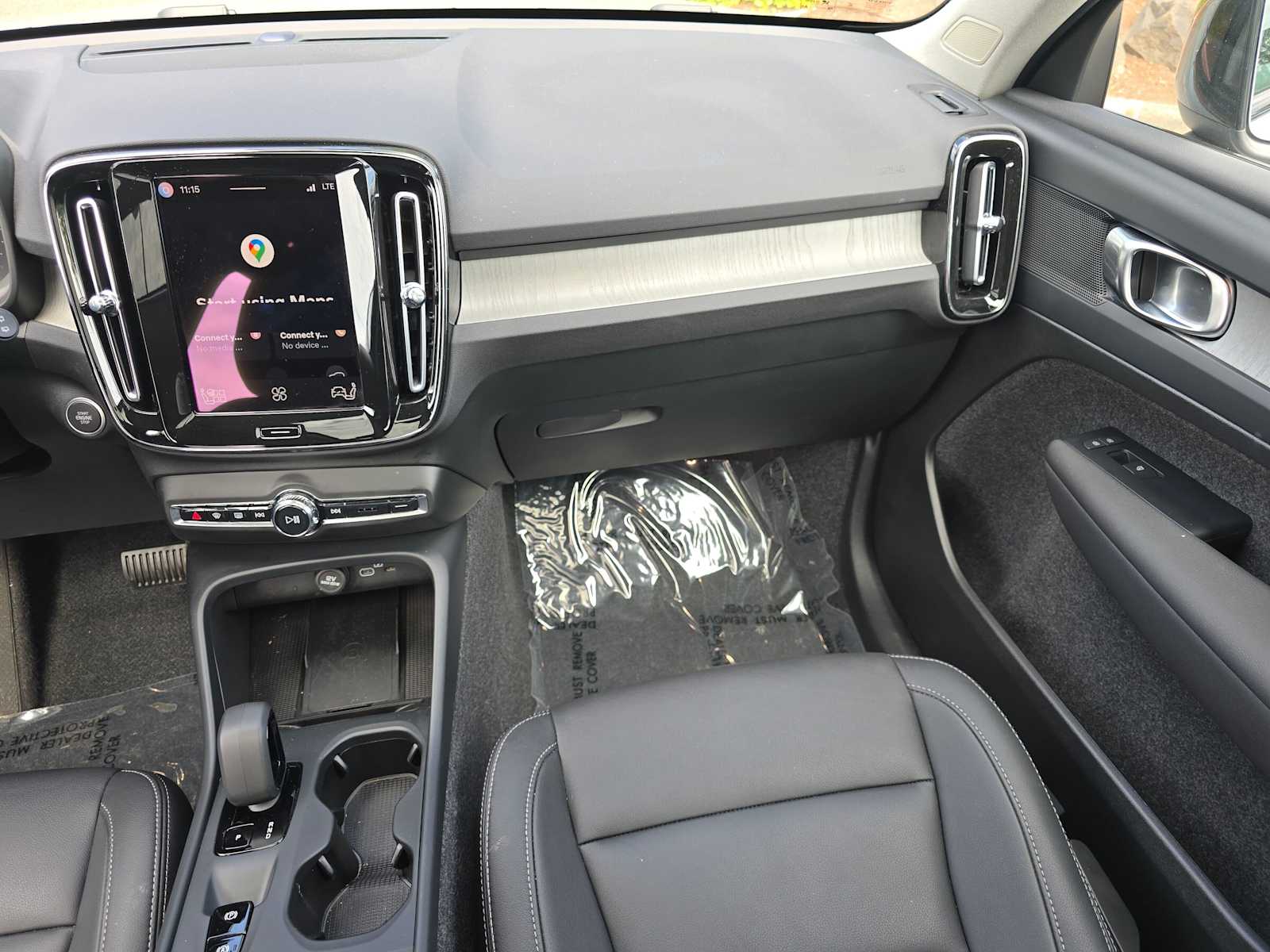 2026 Volvo XC40 Core - Photo 18