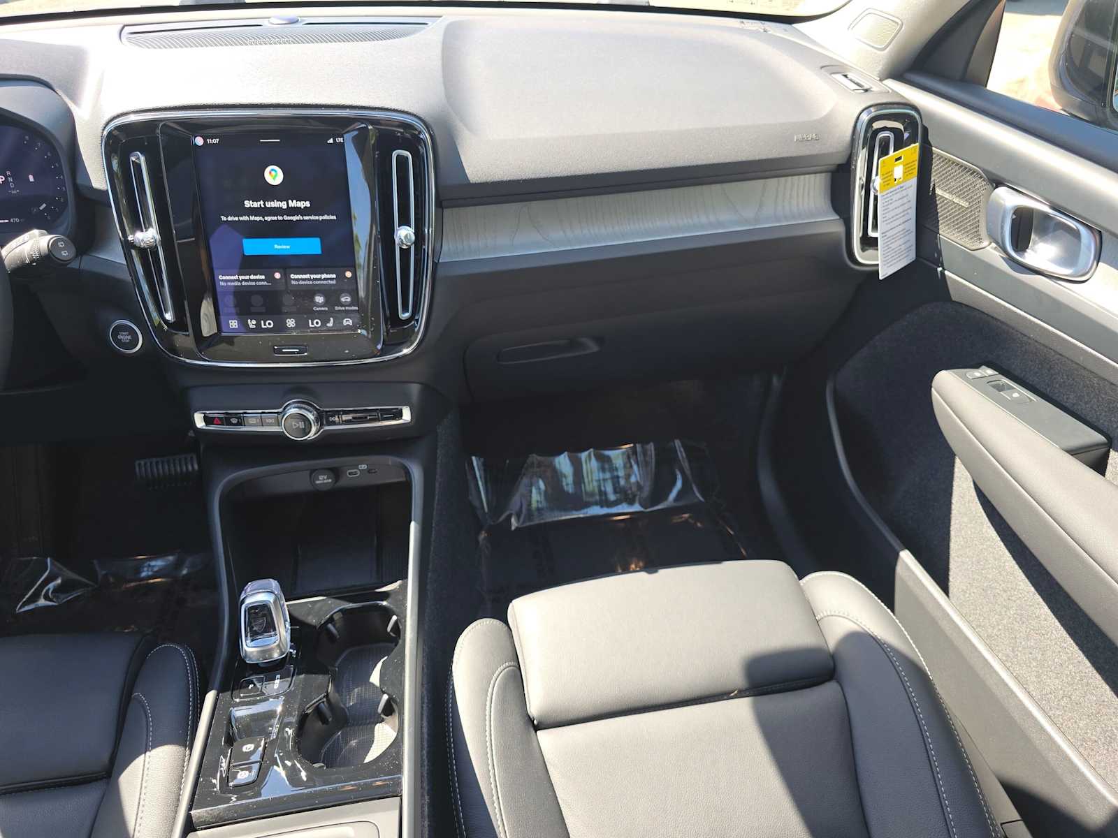 2026 Volvo XC40 Plus - Photo 18