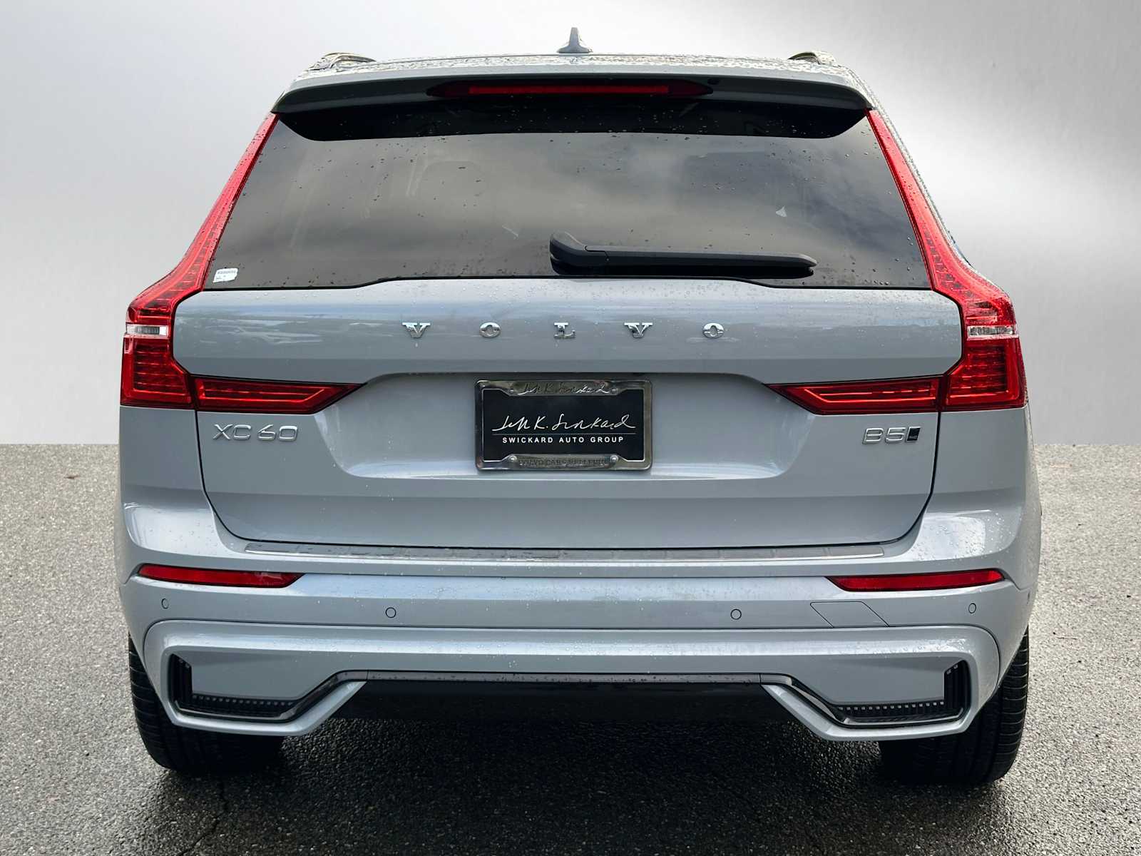 2025 Volvo XC60 B5 photo 4