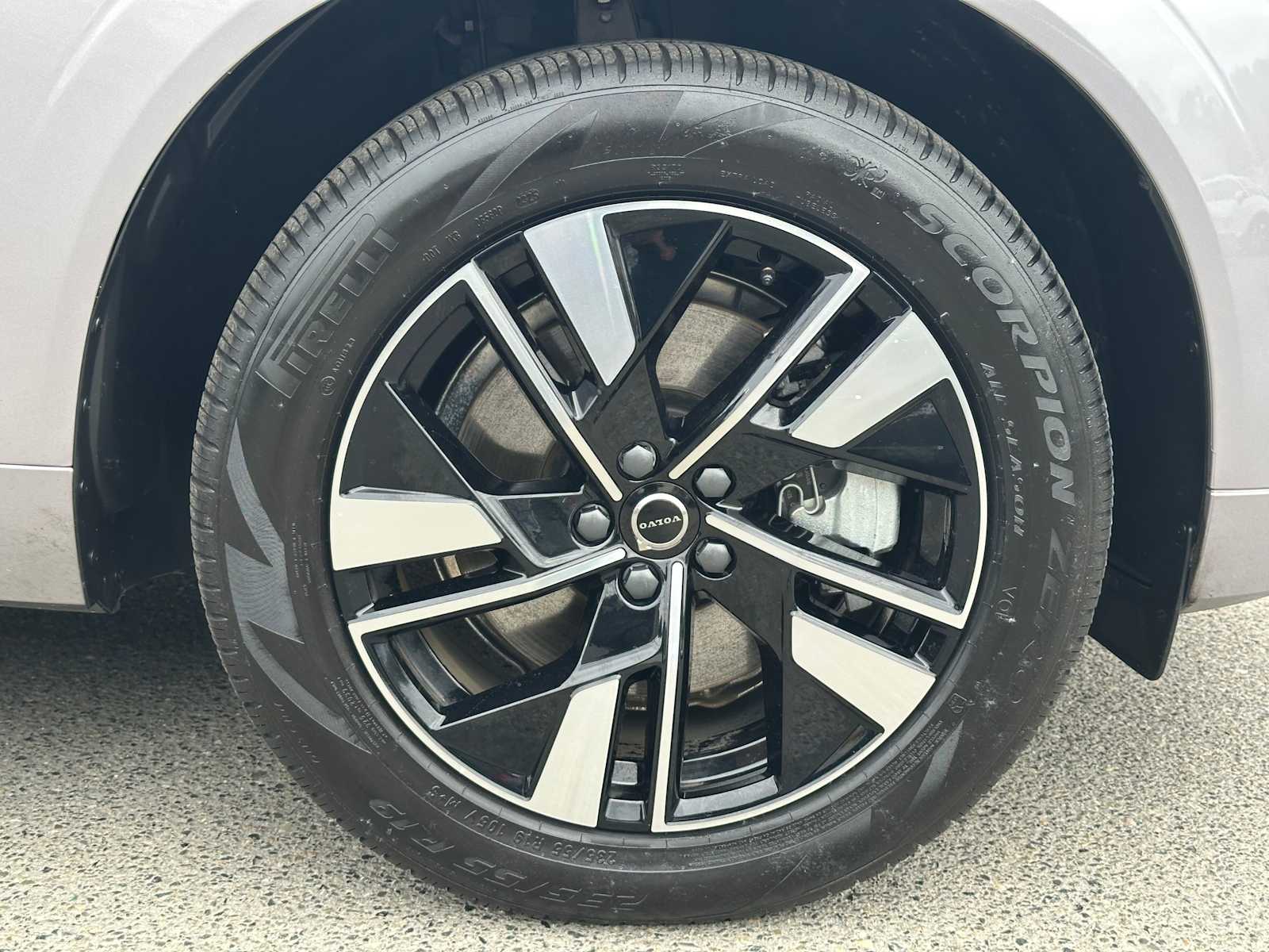 2026 Volvo XC60 Core - Photo 9