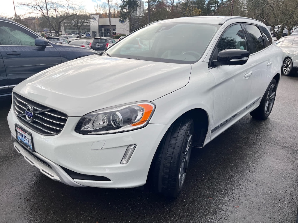 Used 2017 Volvo XC60 T6 AWD Dynamic SUV