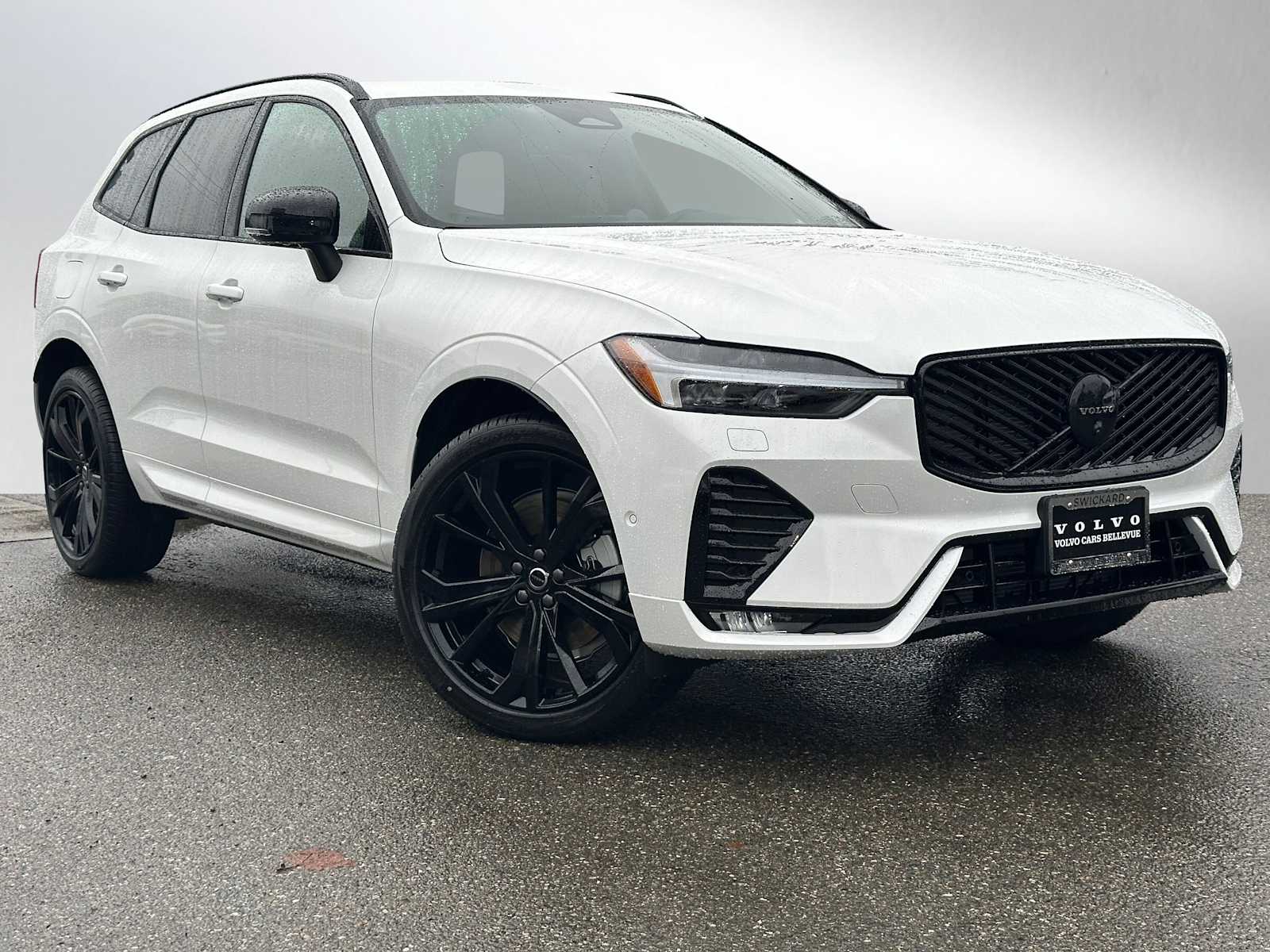 2026 Volvo XC60 B5 Ultra Black Edition Theme AWD's photo