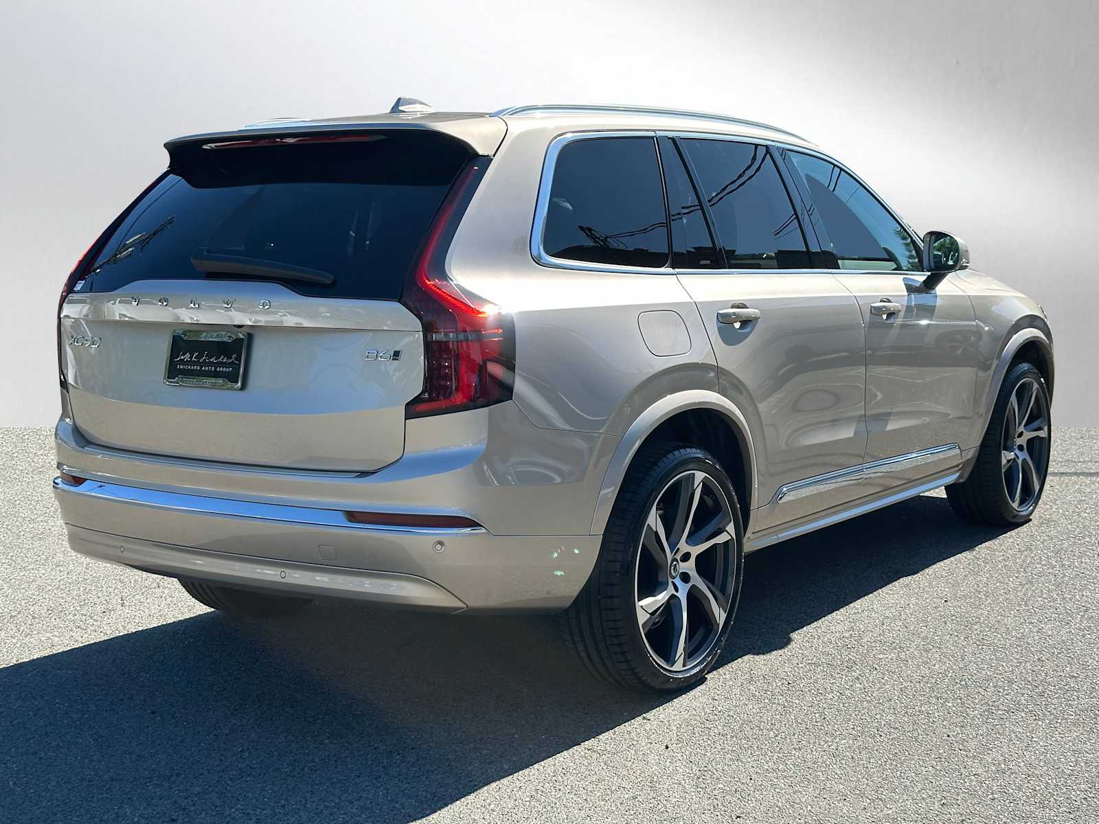 2026 Volvo XC90 Core photo 2