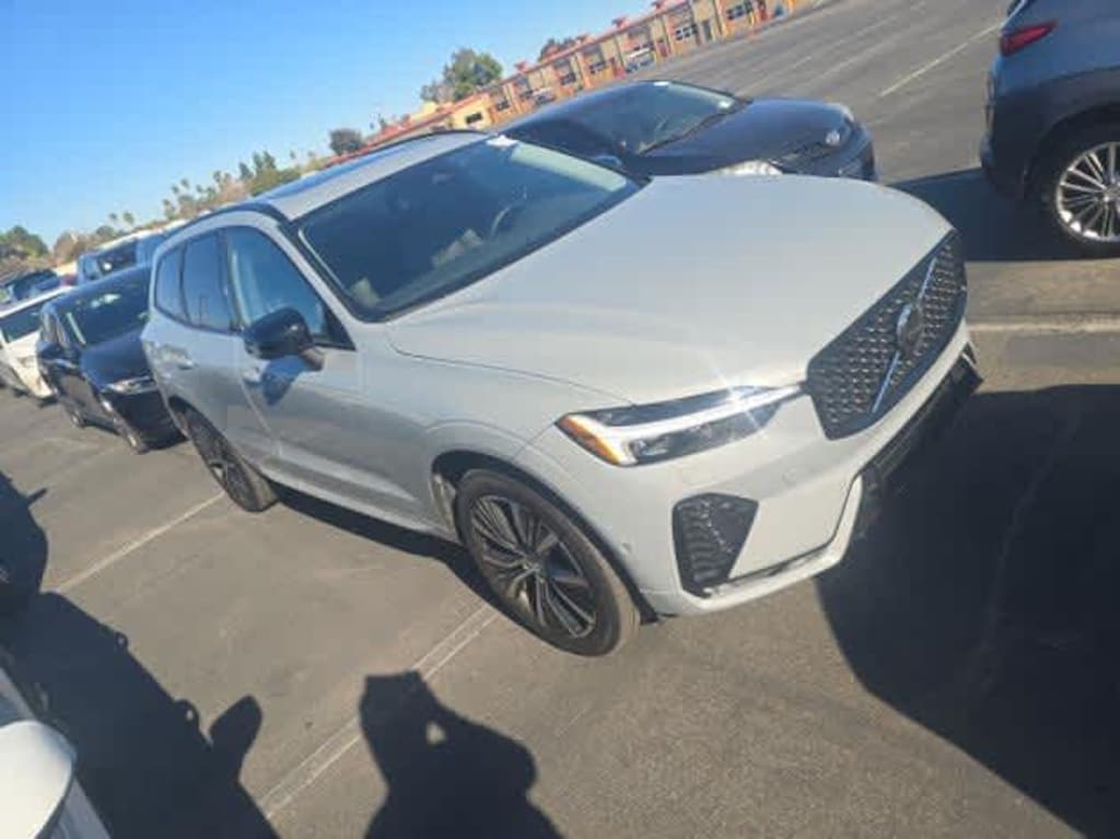 Used 2025 Volvo XC60 B5 Plus SUV