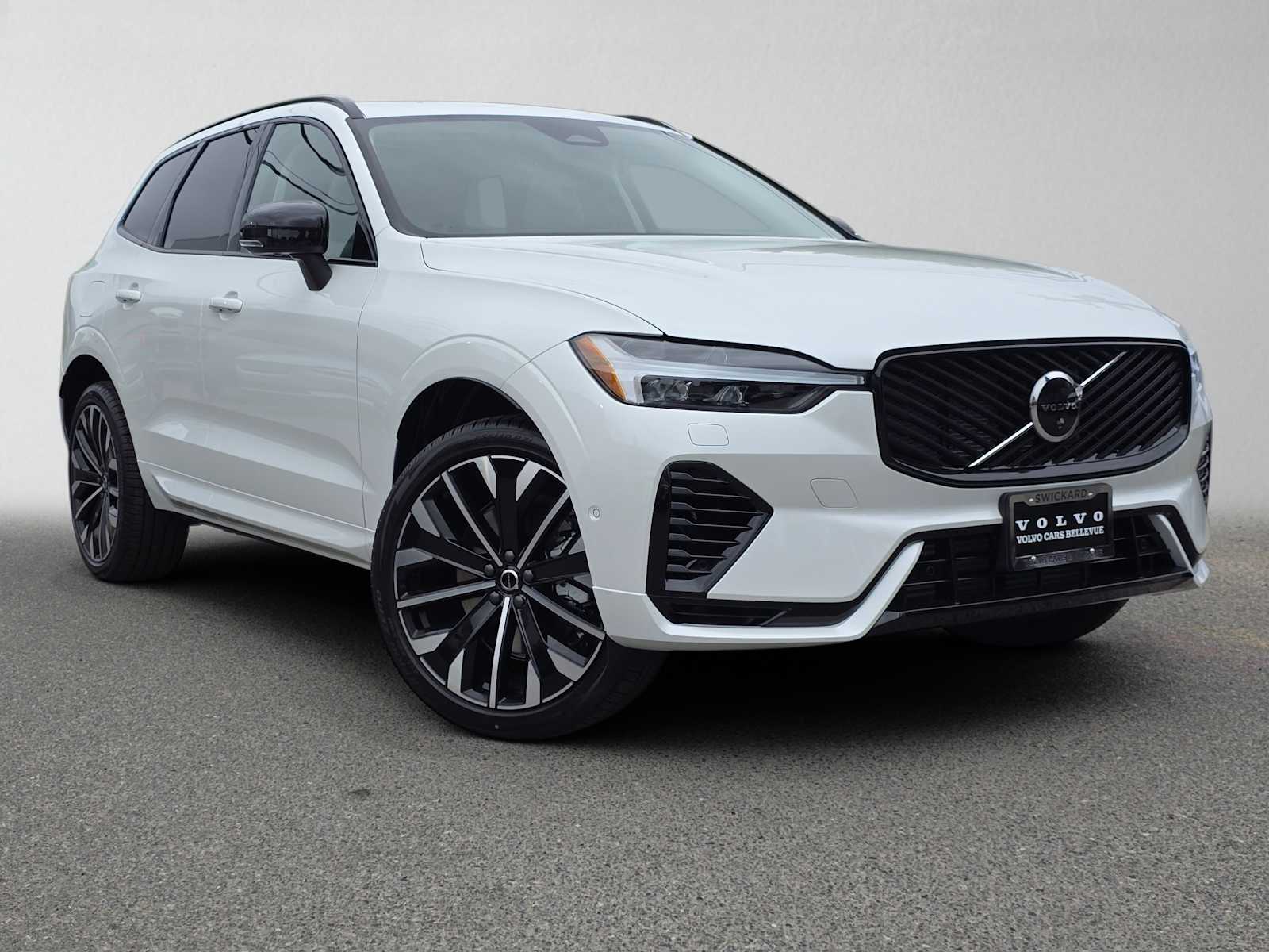 2026 Volvo XC60 T8 Ultra Dark AWD's photo