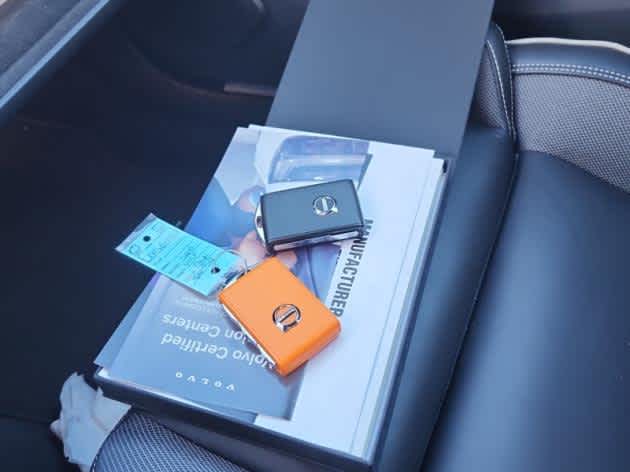 2025 Volvo S90 T8 photo 4