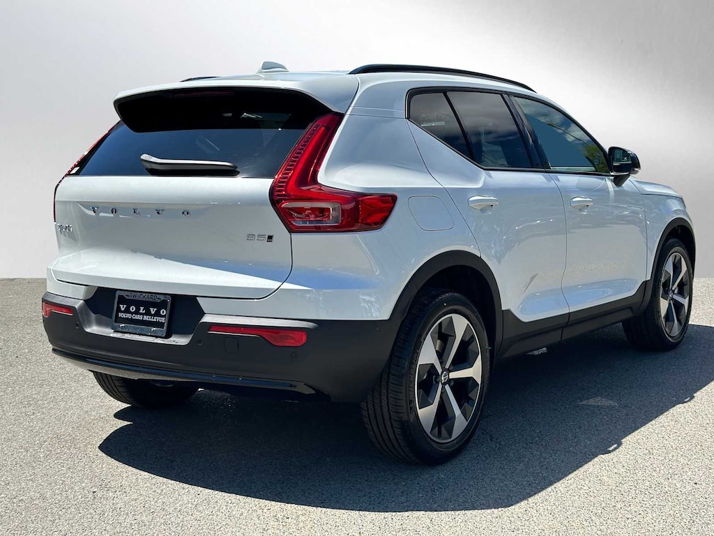 New 2026 Volvo XC40 B5 Plus SUV