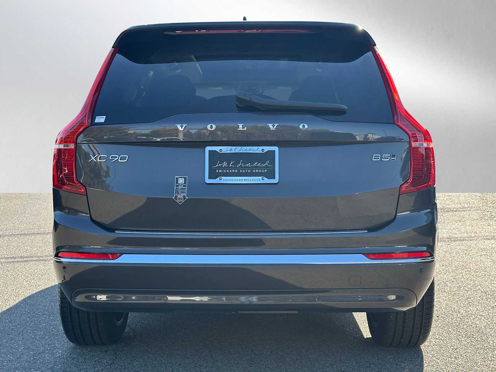 2025 Volvo XC90 B5 Plus photo 4