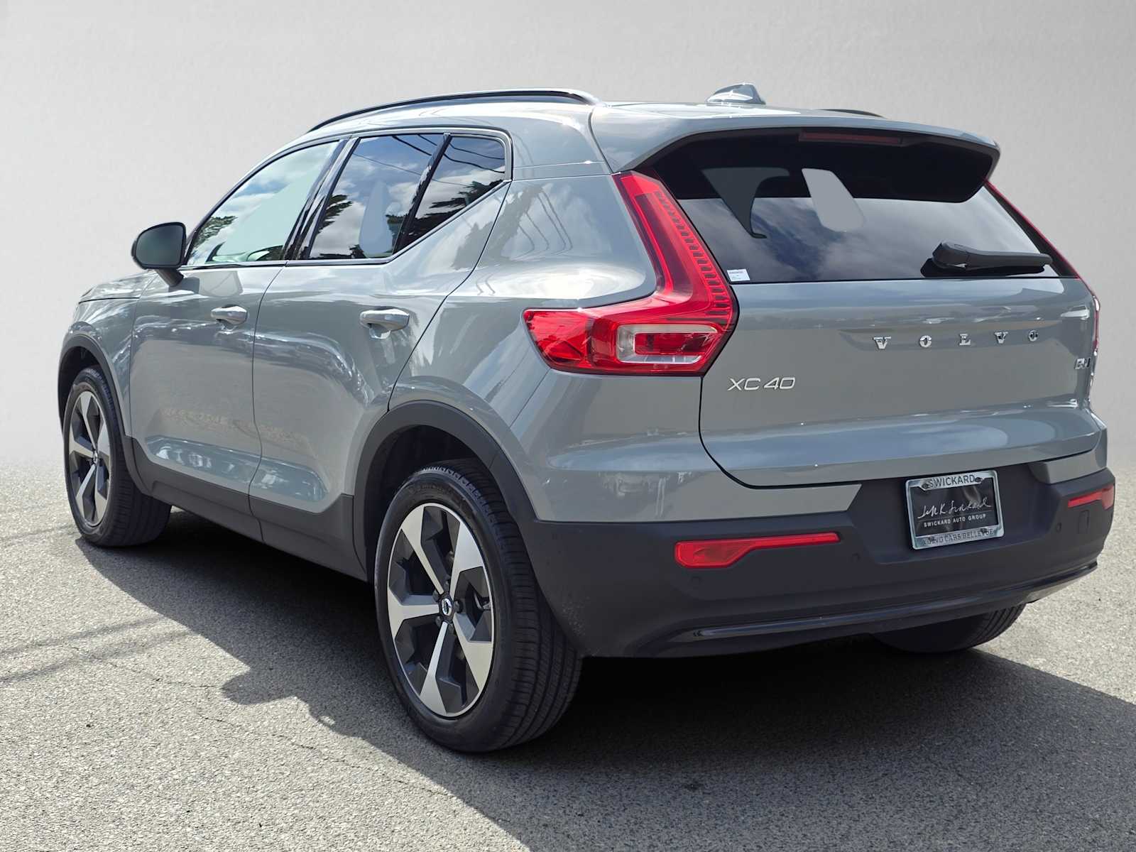 2026 Volvo XC40 Plus - Photo 5