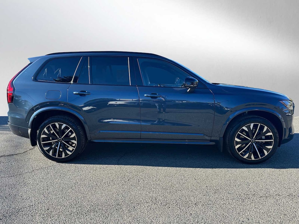 New 2026 Volvo XC90 B6 Ultra Dark Theme 7-Seater SUV